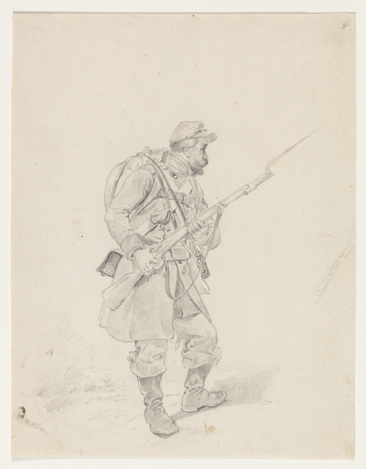 Niels Simonsen, En soldat med fældet bajonet. Profil t.h.
